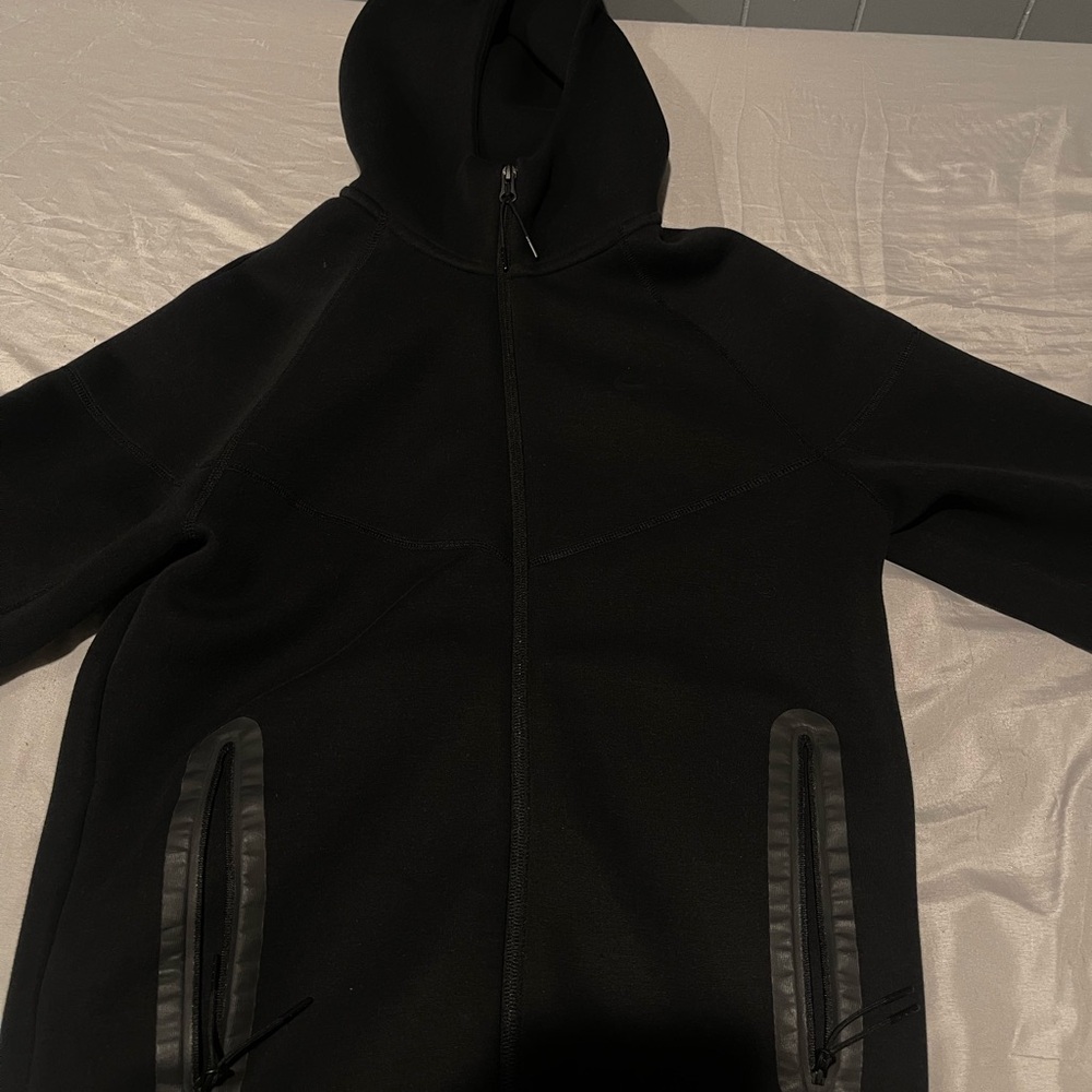 Men's XS Black Nike tech, Worn once, double zipper with zippers on pockets, New